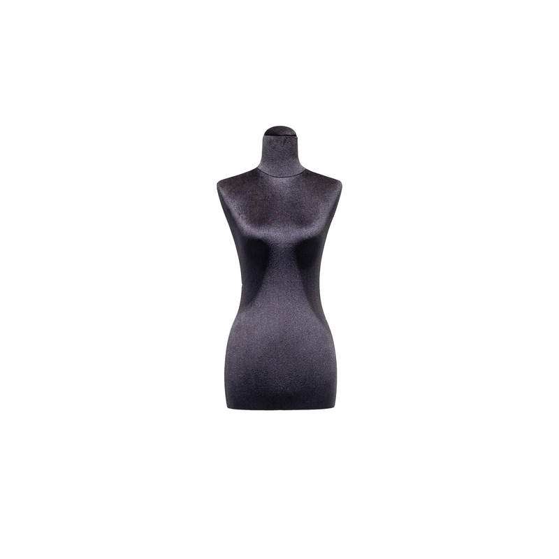 Modèle féminin de couleur sans tête et demi-corps